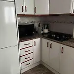 Acogedor Apartamento Junto A La Playa. *