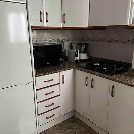 Acogedor Apartamento Junto A La Playa. *